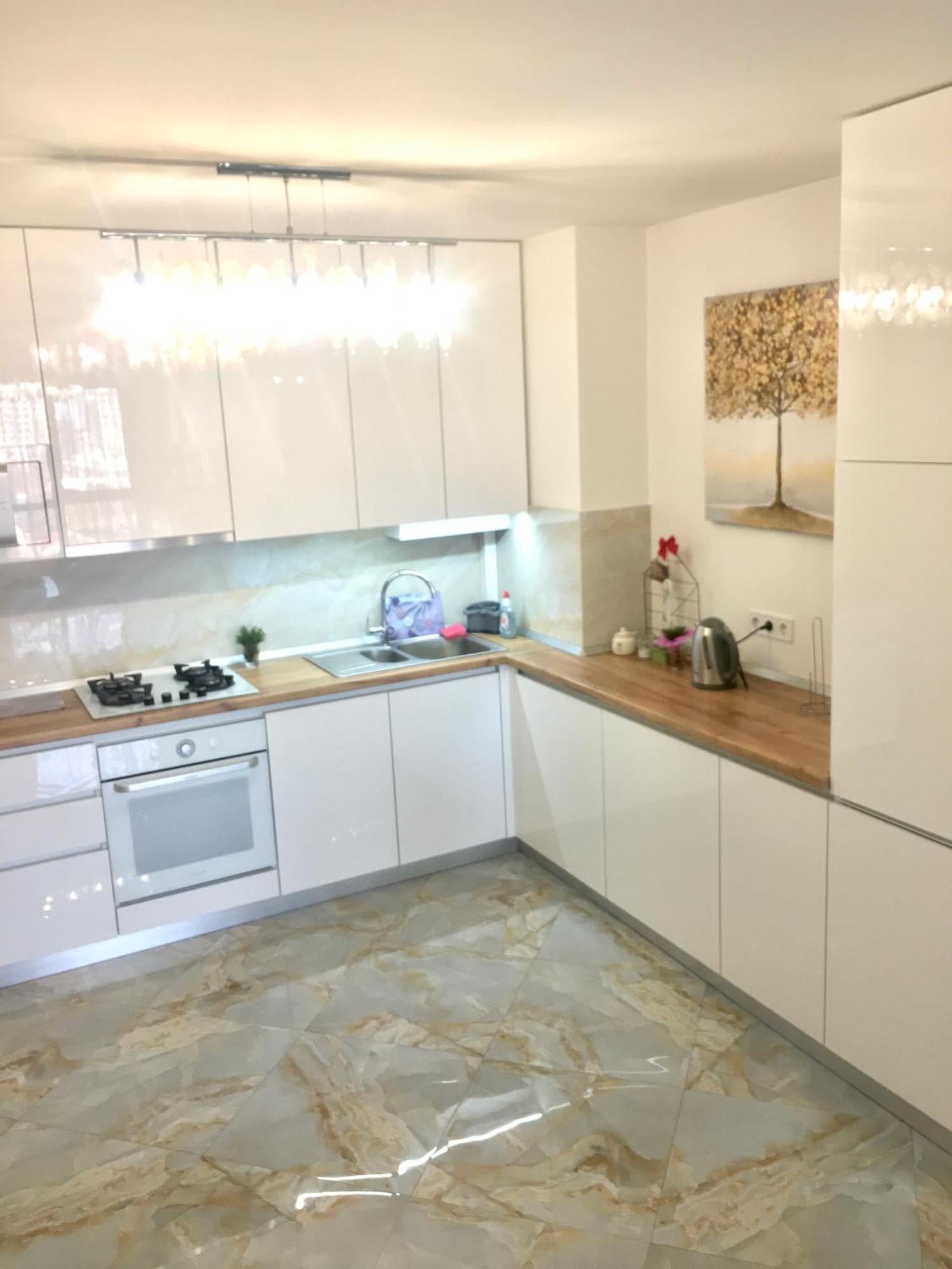 4-Room Jacuzzi Apartment Lemberg Exterior foto