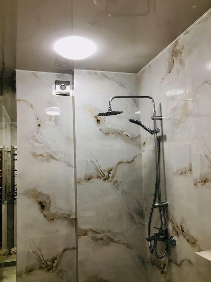 4-Room Jacuzzi Apartment Lemberg Exterior foto